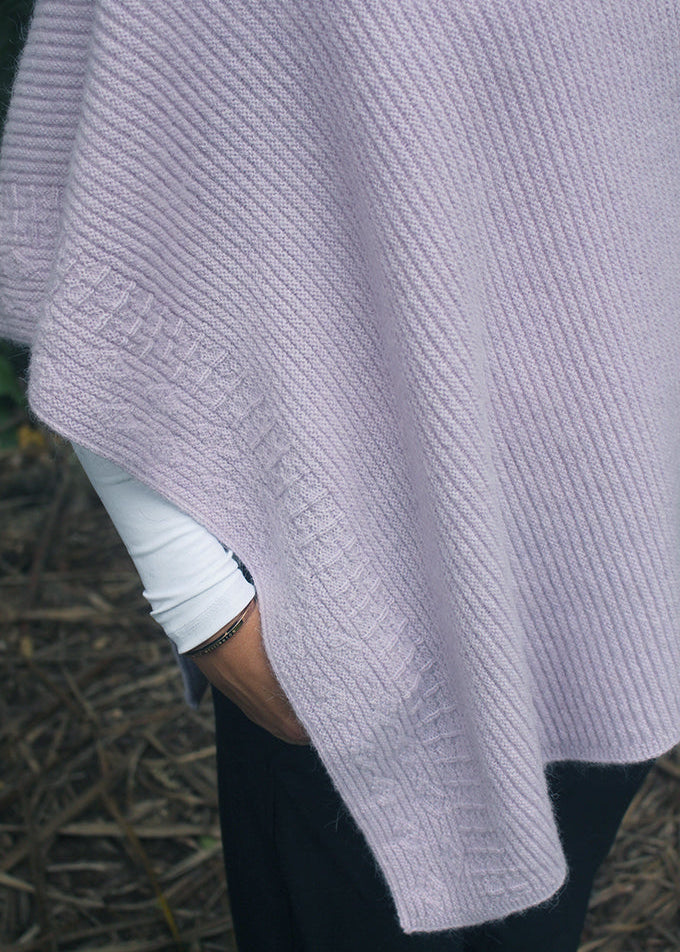luxerious alpaca ribbed poncho. Lilac warm yet lightweight.