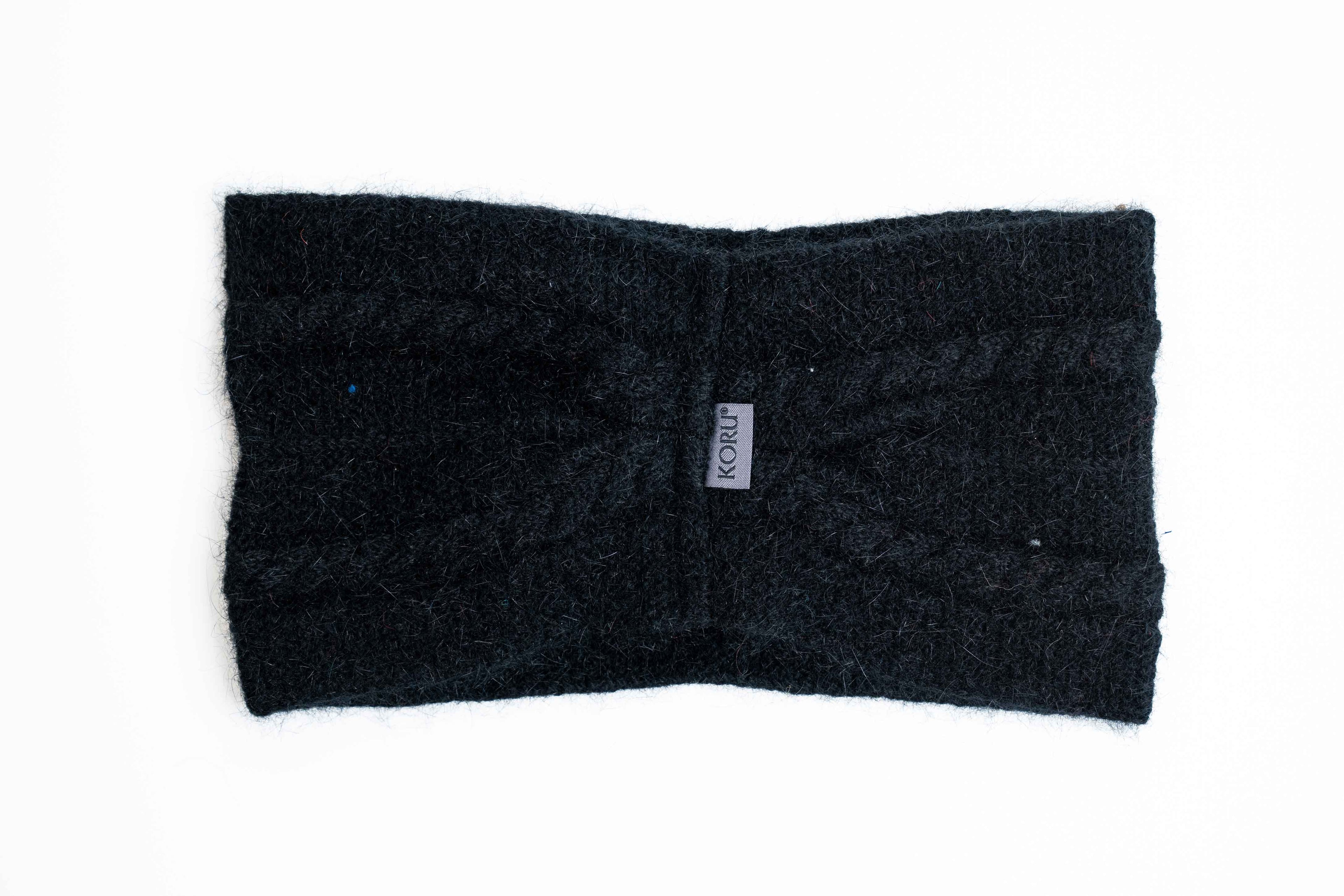 Koru Cable Headband

Possumsilk Collection™

Unisex, classic style. One size only&nbsp;

We have combined the qualities and natural warmth of fine merino wool with the softness of possum fur and added a little silk. Now you can enjoy the luxury of wearing this exclusive garment.
The vertical width of the band is 12.5 cm.

50% Merino Lambswool, 40% Possum Fur, 10% Silk

KO94